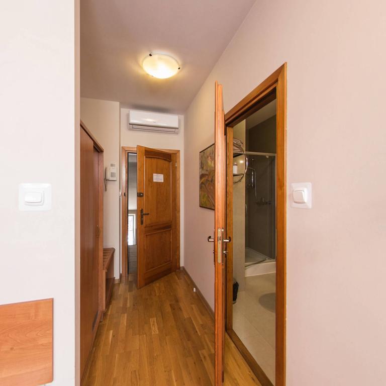 Apartamenty Kajzer Krasków Rom bilde