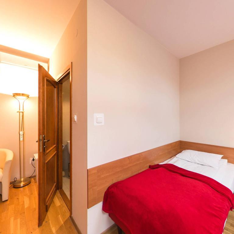 Apartamenty Kajzer Krasków Rom bilde