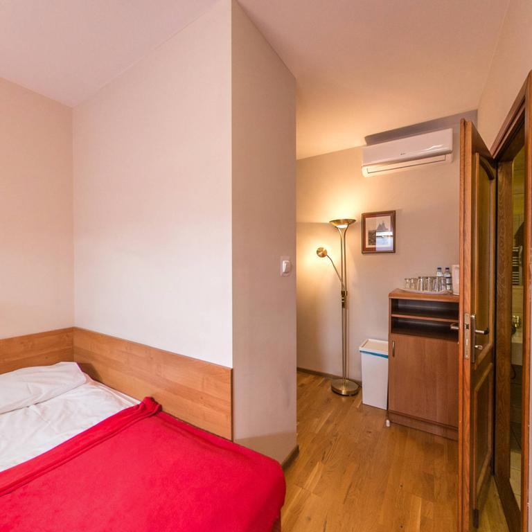 Apartamenty Kajzer Krasków Rom bilde